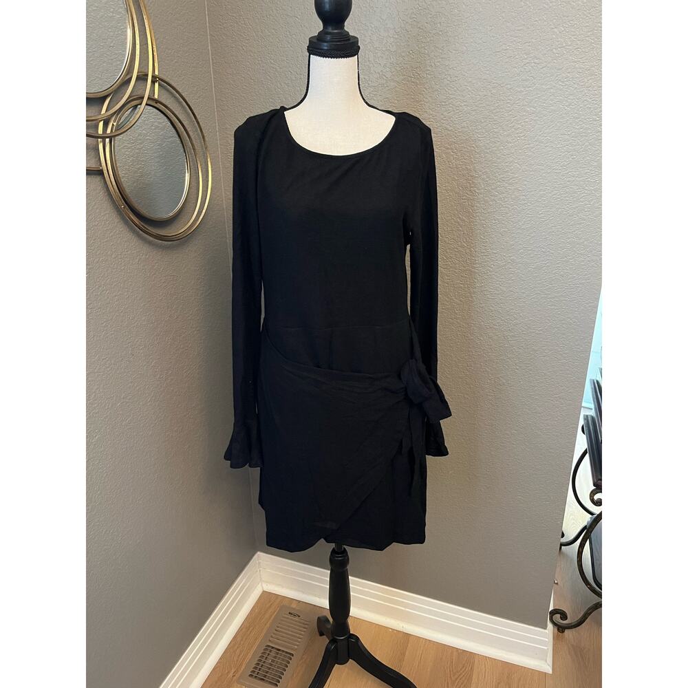 Believe It or Knot Black Long Sleeve Tie-Front Skater Dress Size Large NWT